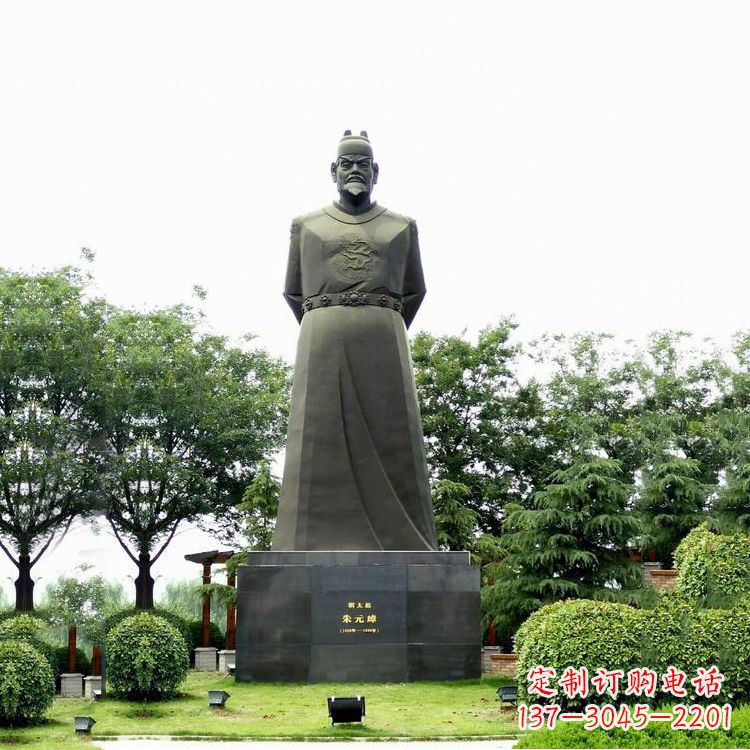 泉州“洪武之治”明太祖石雕塑像