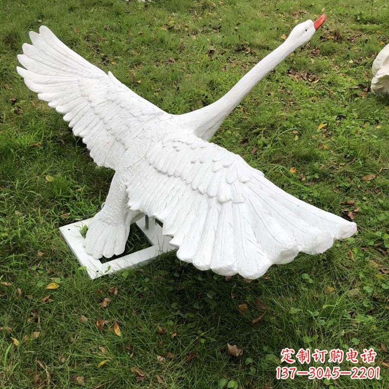 泉州翱翔上天的白天鹅发光动物雕塑