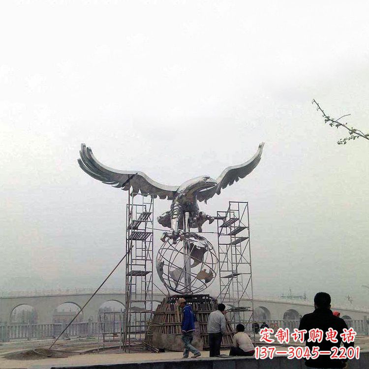 泉州翱翔于天老鹰不锈钢雕塑