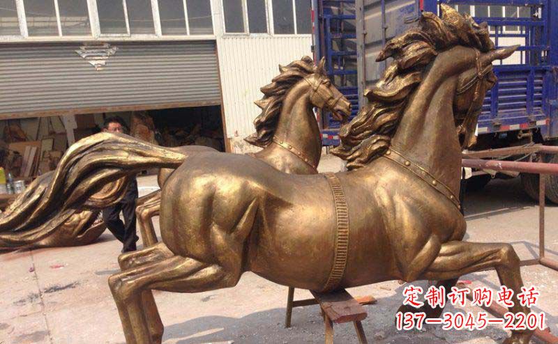 泉州奔马广场铜雕