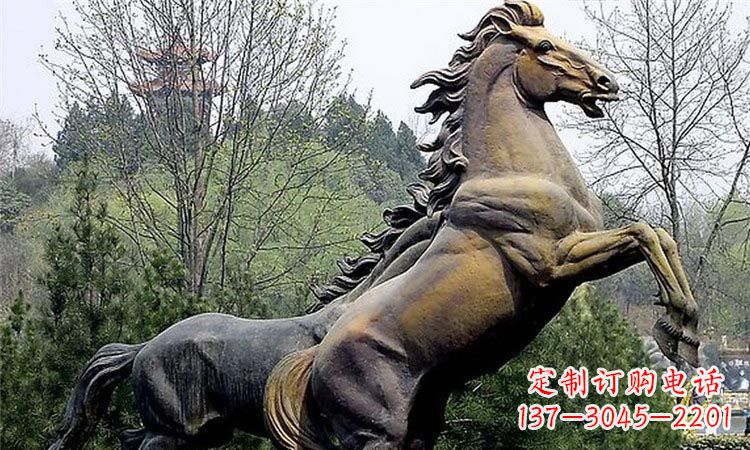 泉州奔跑的马街边动物铜雕