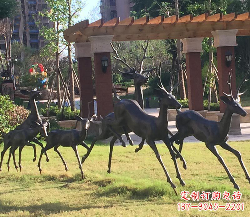 泉州奔跑的梅花鹿公园动物铜雕