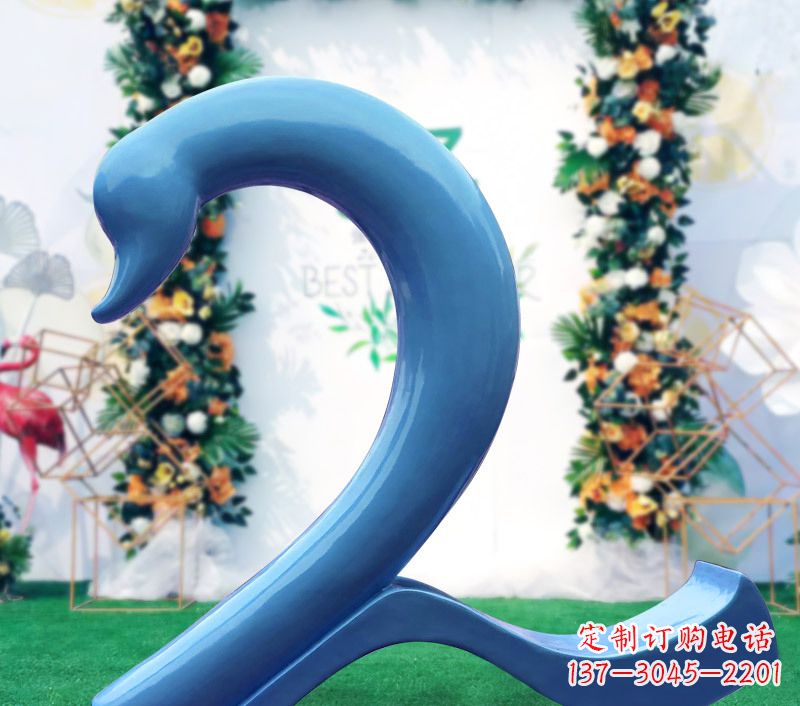 泉州玻璃钢爱心天鹅雕塑