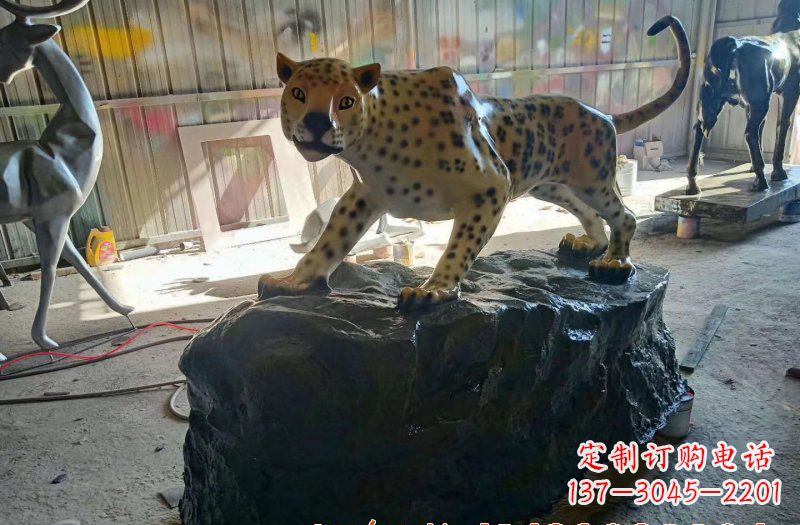 泉州新颖豹子雕塑