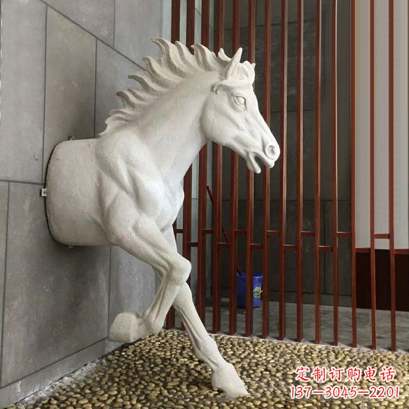 泉州玻璃钢创意马雕塑-穿墙而过的动物雕塑摆件