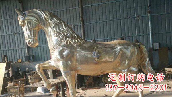 泉州玻璃钢仿铜动物雕塑——给马公园带来活力