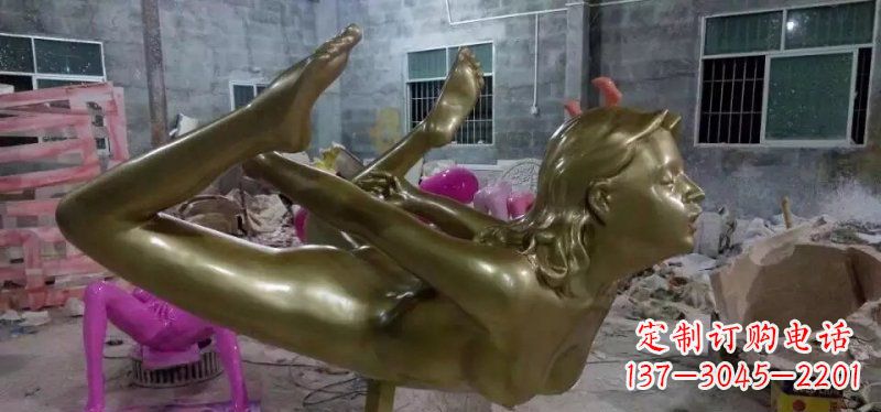 泉州玻璃钢仿铜雕刻的女人雕塑