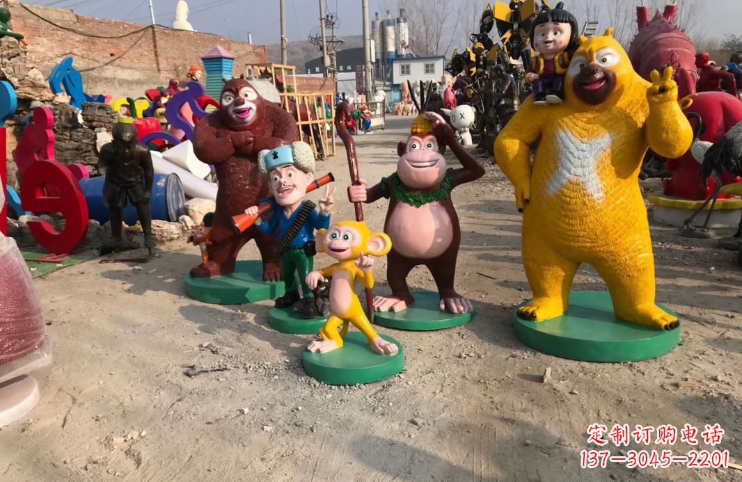泉州玻璃钢仿真熊二雕塑一种可爱的艺术品