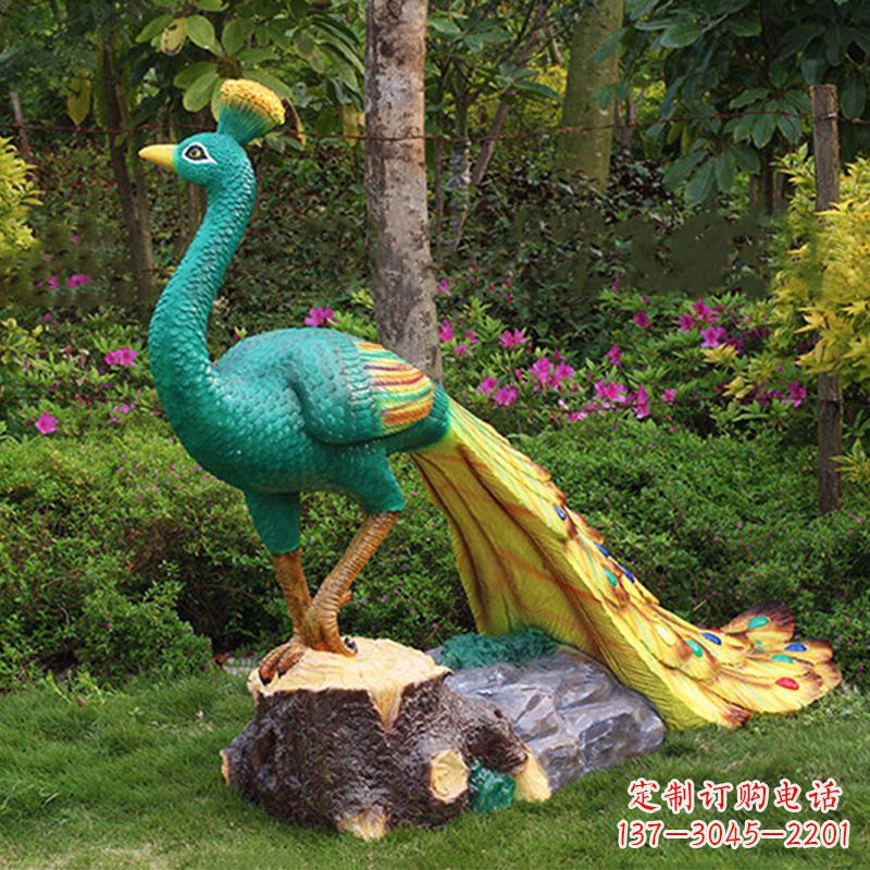 泉州玻璃钢制作的孔雀雕塑