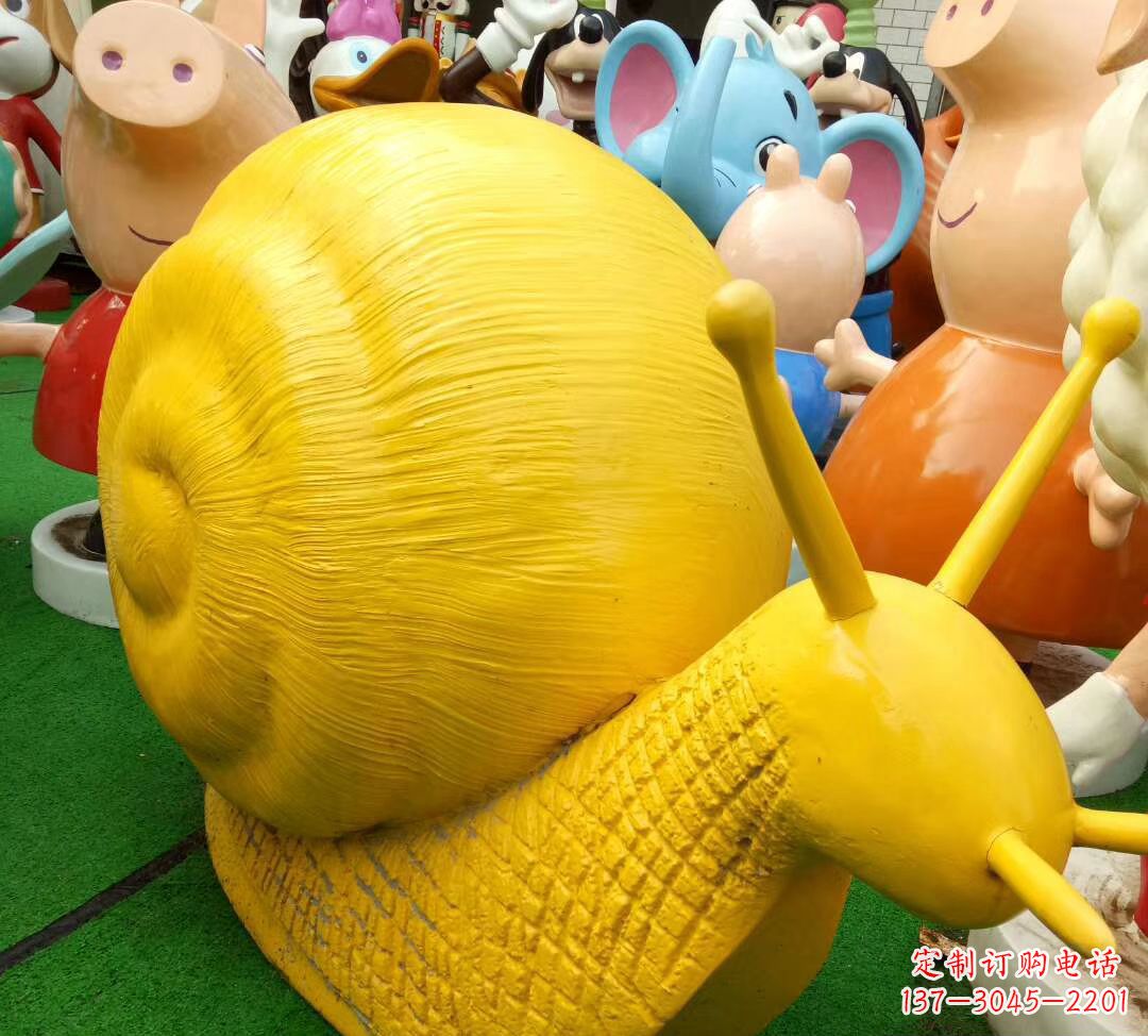 泉州玻璃钢制蜗牛雕塑——精致美观的公园景观