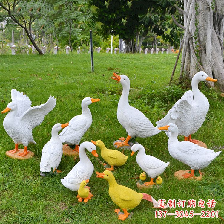 泉州玻璃钢仿真动物雕塑——漫步田园风情