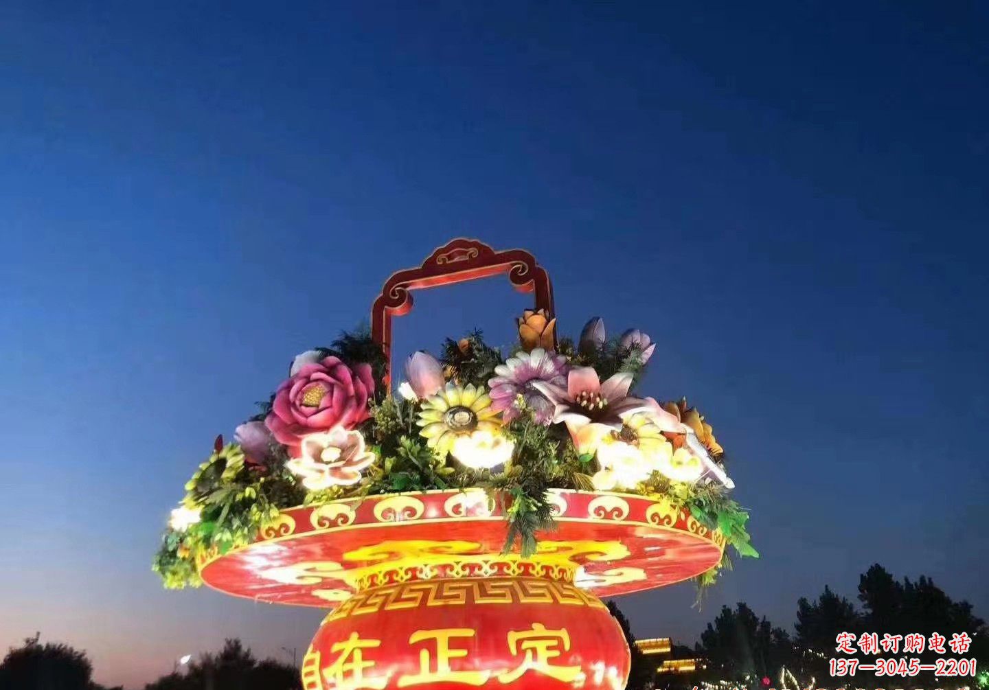 泉州玻璃钢花篮景观雕塑让美景永恒
