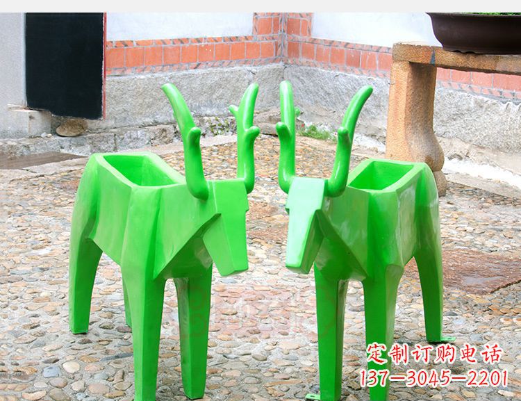 泉州玻璃钢几何花盆雕塑——给动物们一个温暖的家