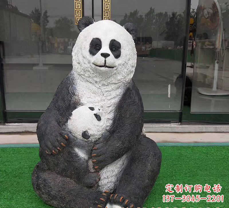 泉州玻璃钢制熊猫雕塑——传承中华文化精髓