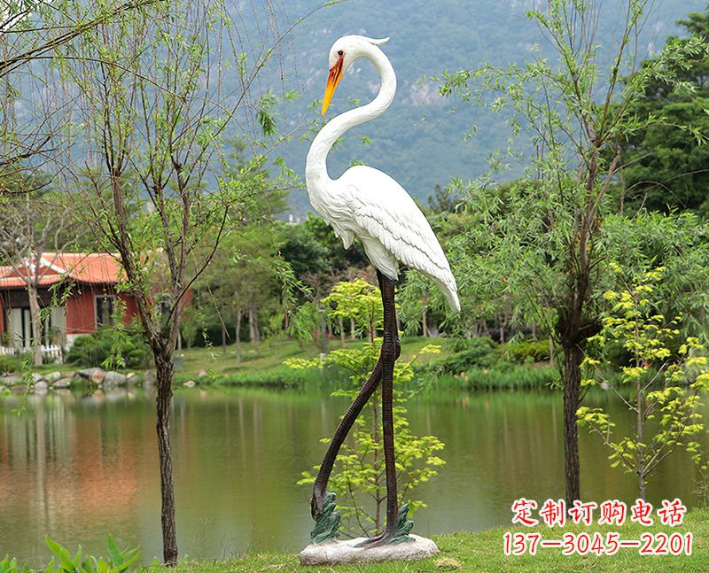 泉州玻璃钢仙鹤雕塑——传承中国传统文化