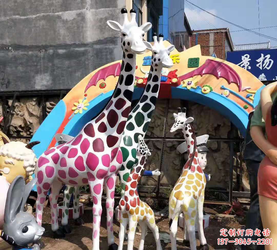 泉州玻璃钢长颈鹿雕塑公园景观摆件