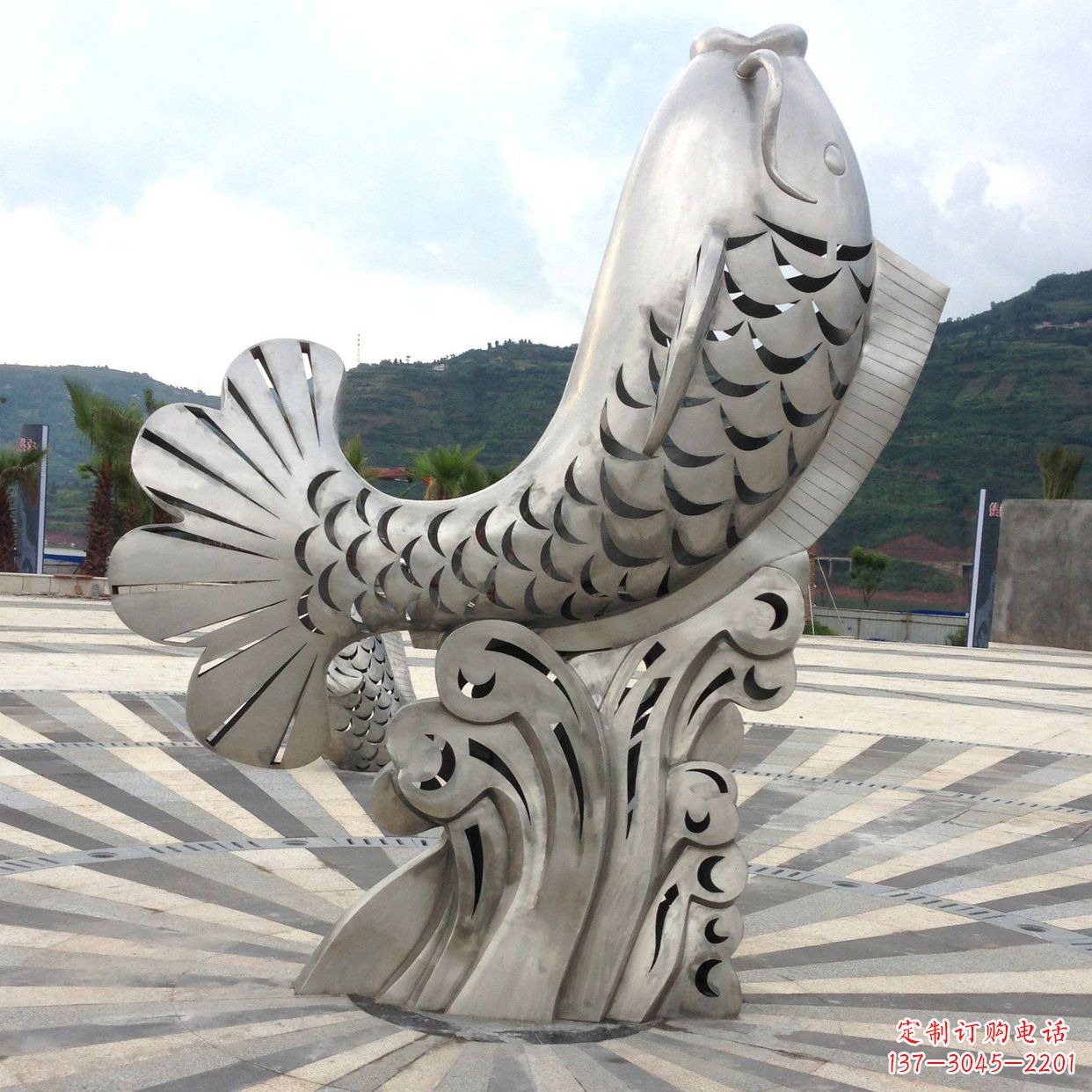 泉州不锈钢“鱼”园林水景喷泉动物景观雕塑