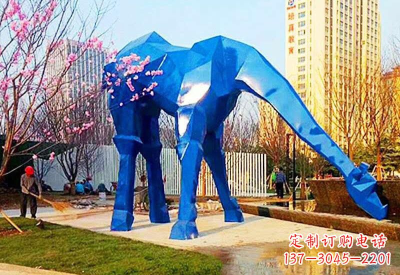 泉州不锈钢彩色大型几何长颈鹿雕塑