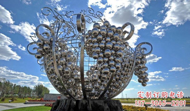 泉州不锈钢葡萄雕塑——城市的艺术之美