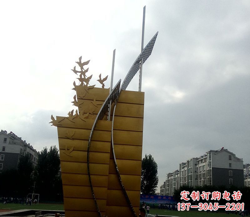 泉州不锈钢帆船雕塑象征城市的起航