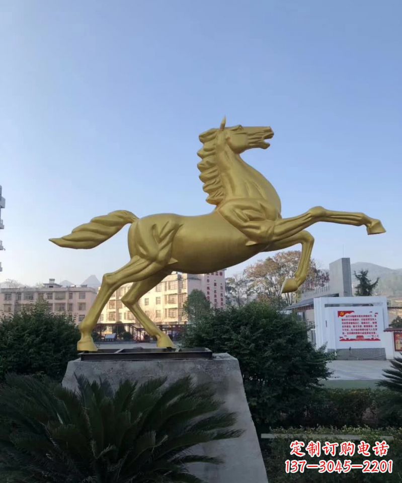 泉州不锈钢城市广场的马雕塑——一个给城市带来新鲜感的艺术作品