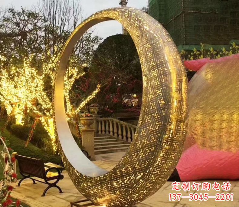 泉州不锈钢发光月亮雕塑艺术与科技的结合