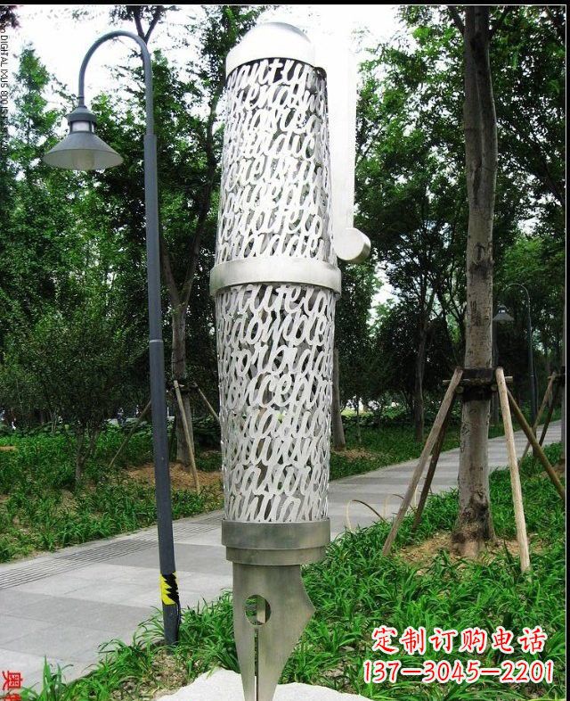 泉州不锈钢钢笔雕塑艺术与科技的完美结合