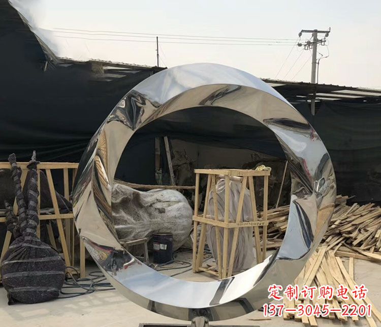 泉州不锈钢抽象镜面圆环雕塑