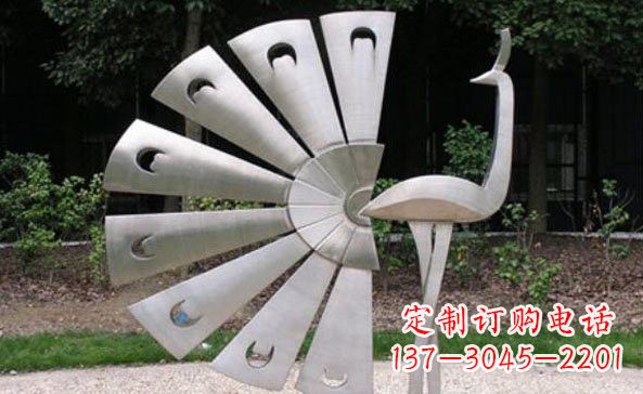 泉州不锈钢孔雀雕塑美丽而持久