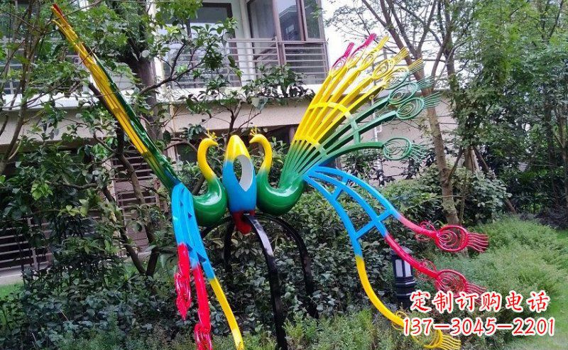 泉州不锈钢孔雀雕塑——精美的艺术品