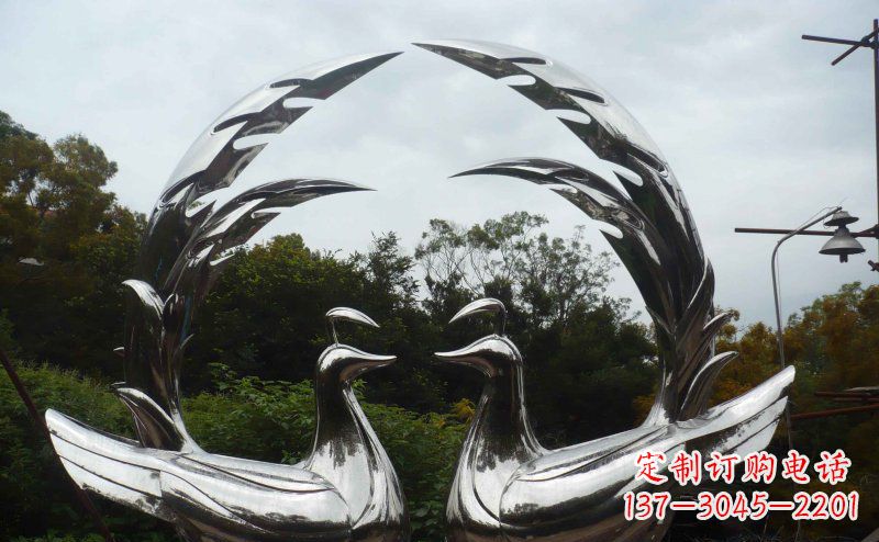 泉州不锈钢制作的孔雀雕塑