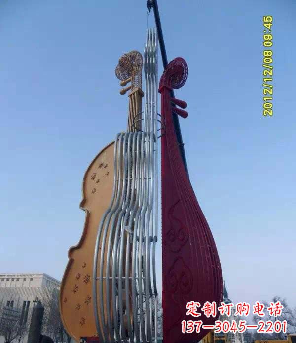 泉州不锈钢琵琶雕塑演奏着灵魂之音