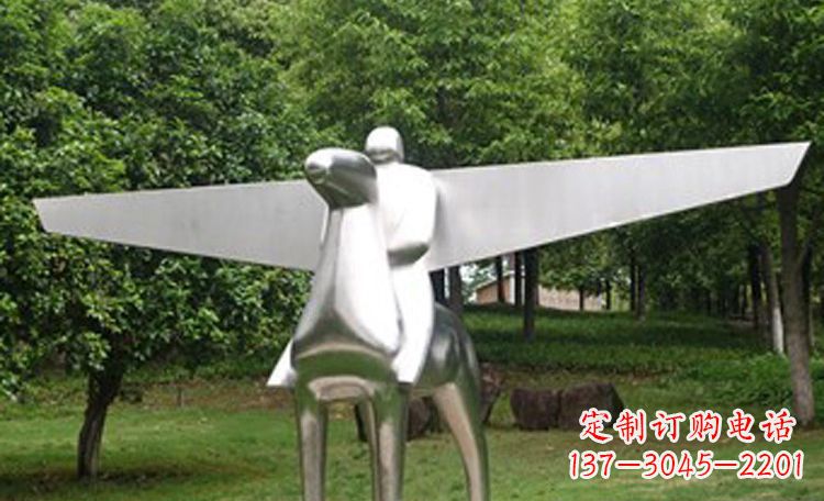 泉州不锈钢马雕塑完美集结动感与现代美学