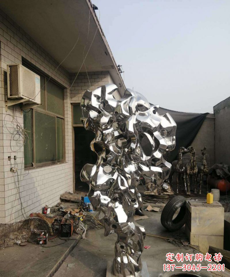 泉州不锈钢抽象太湖石雕塑1