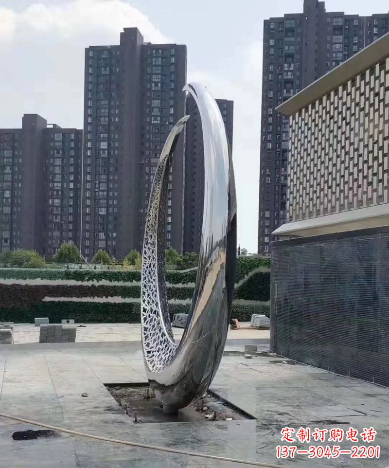 泉州精美不锈钢月亮雕塑