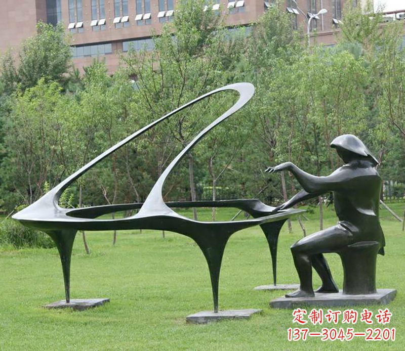 泉州不锈钢钢琴雕塑——激发人们心中的音乐