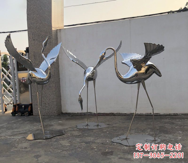 泉州不锈钢锻造的丹顶鹤雕塑