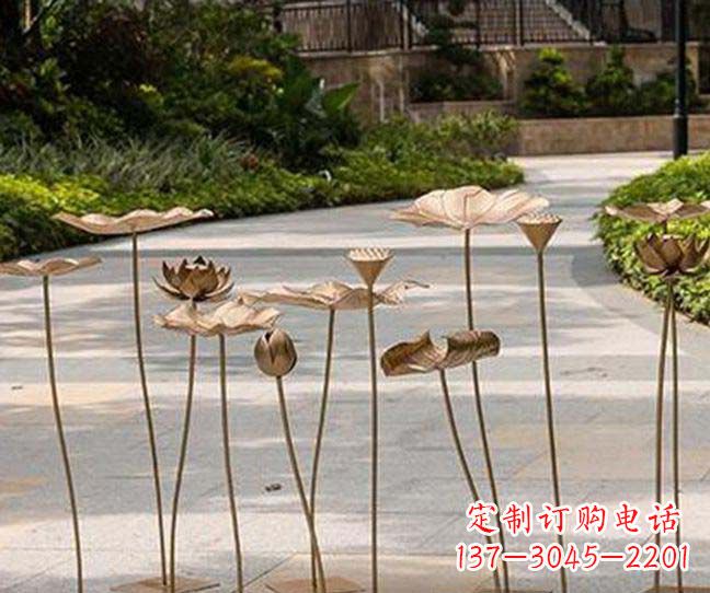 泉州不锈钢锻造荷花装饰雕塑