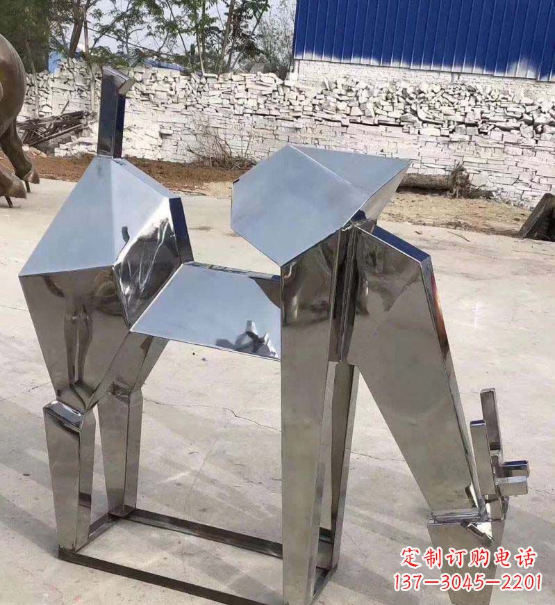 泉州不锈钢锻造的景观小鹿雕塑