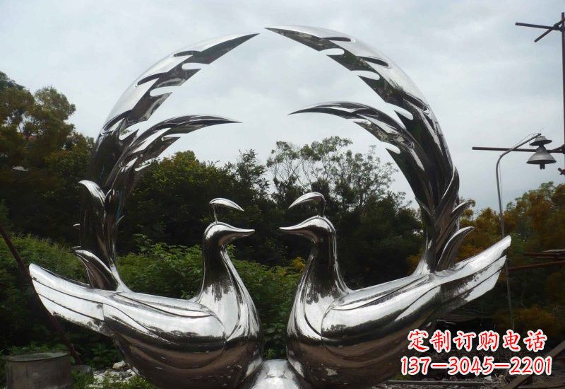 泉州不锈钢公园抽象孔雀雕塑