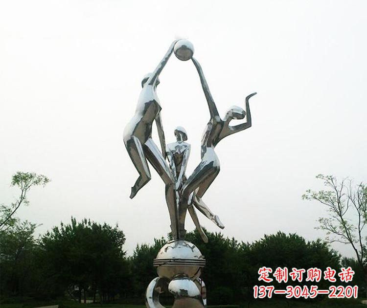 泉州不锈钢公园打排球的女孩雕塑