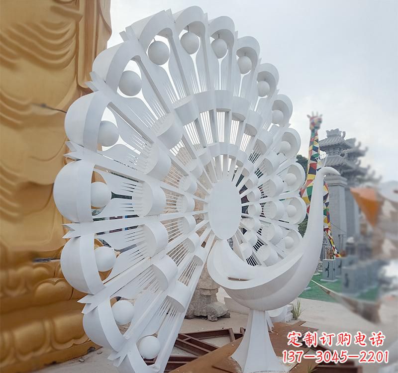 泉州不锈钢孔雀雕塑美丽的艺术品