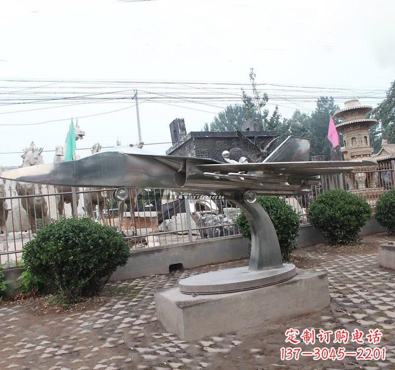 泉州不锈钢飞机雕塑——一种象征着力量与和平的艺术品