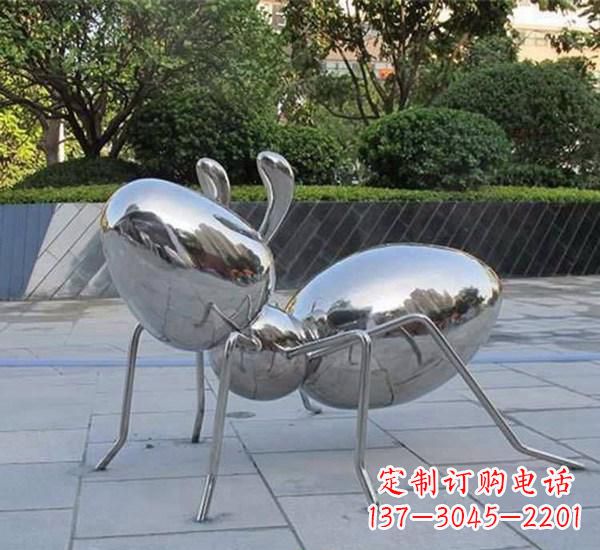泉州不锈钢蚂蚁雕塑一座镜面公园的精美装点