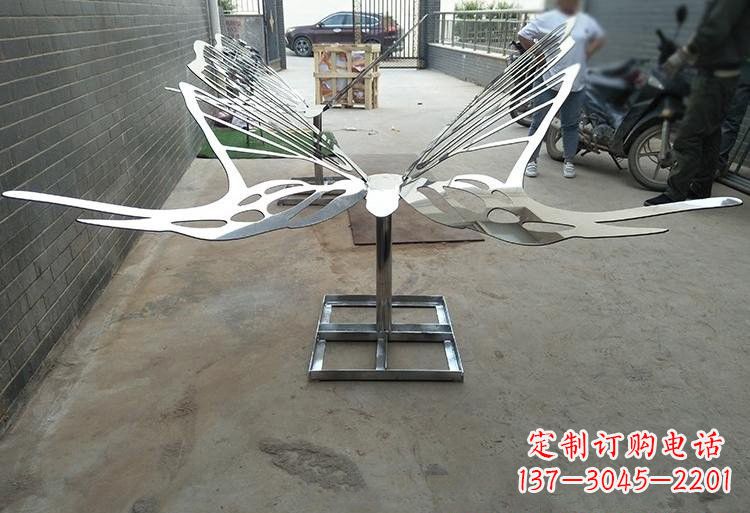 泉州非凡之美不锈钢公园的蝴蝶雕塑