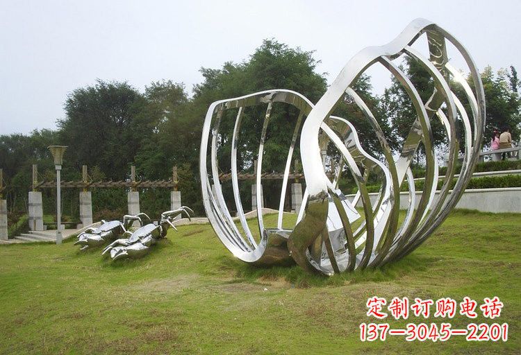 泉州不锈钢公园螃蟹和贝壳雕塑