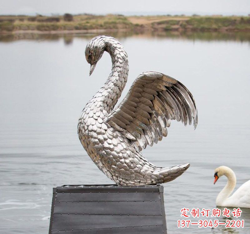 泉州不锈钢雕刻的优雅天鹅
