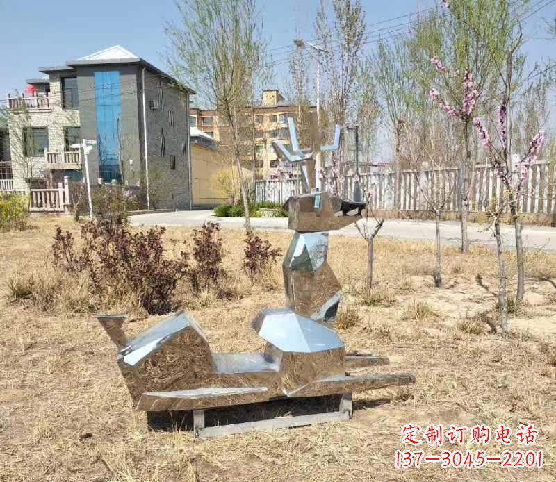 泉州不锈钢公园小鹿雕塑给公园带来温馨气息