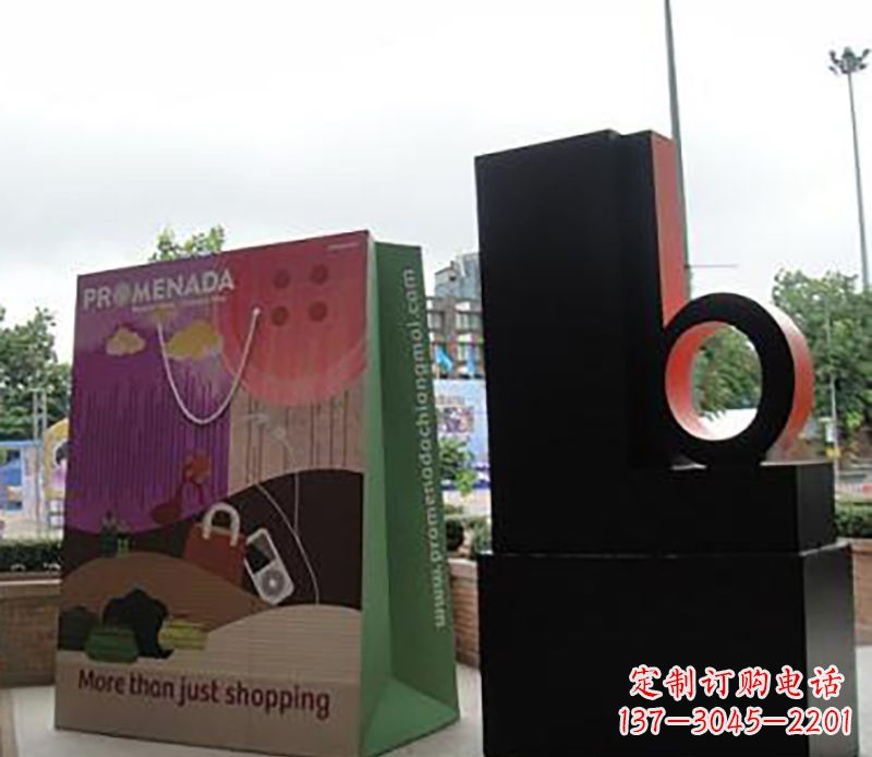 泉州不锈钢购物袋雕塑为公园带来现代风格