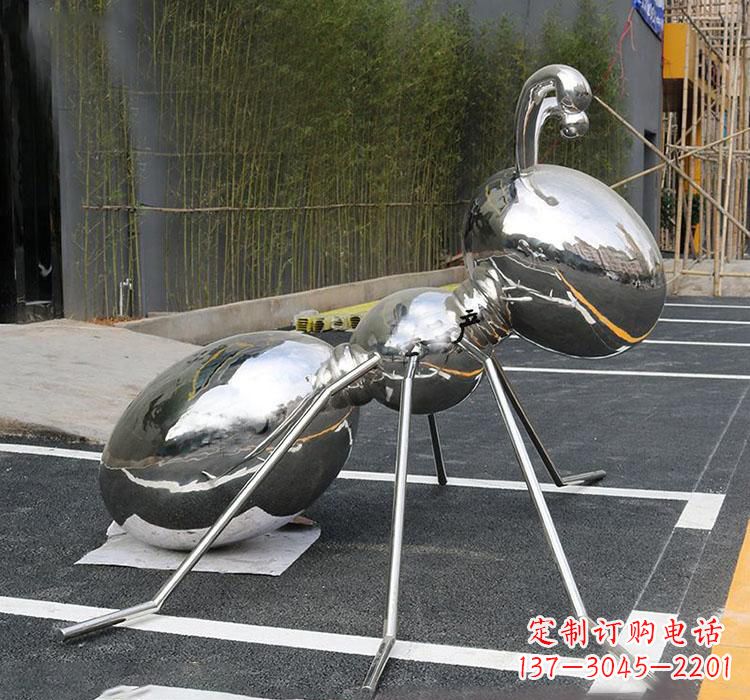 泉州不锈钢蚂蚁雕塑——象征力量与智慧